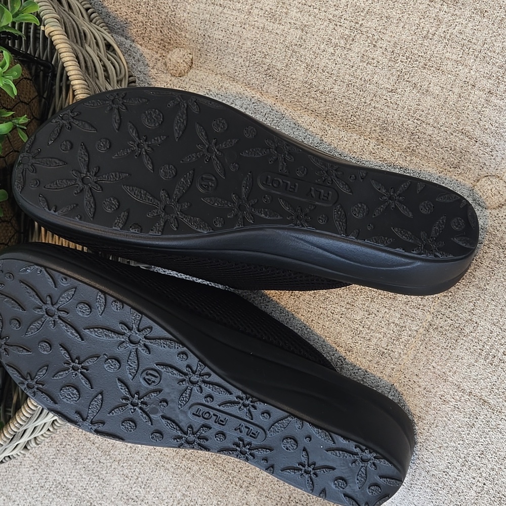 Fly Flot Black Clogs - Picture 8 of 12